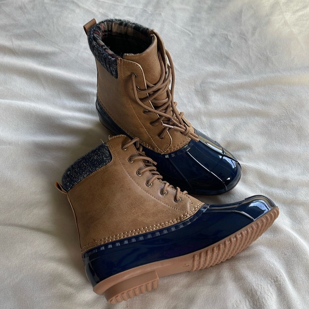 NIB JustFab Winter Boots-Style: Duck Boots; Color: Tan and Blue; Size: 9